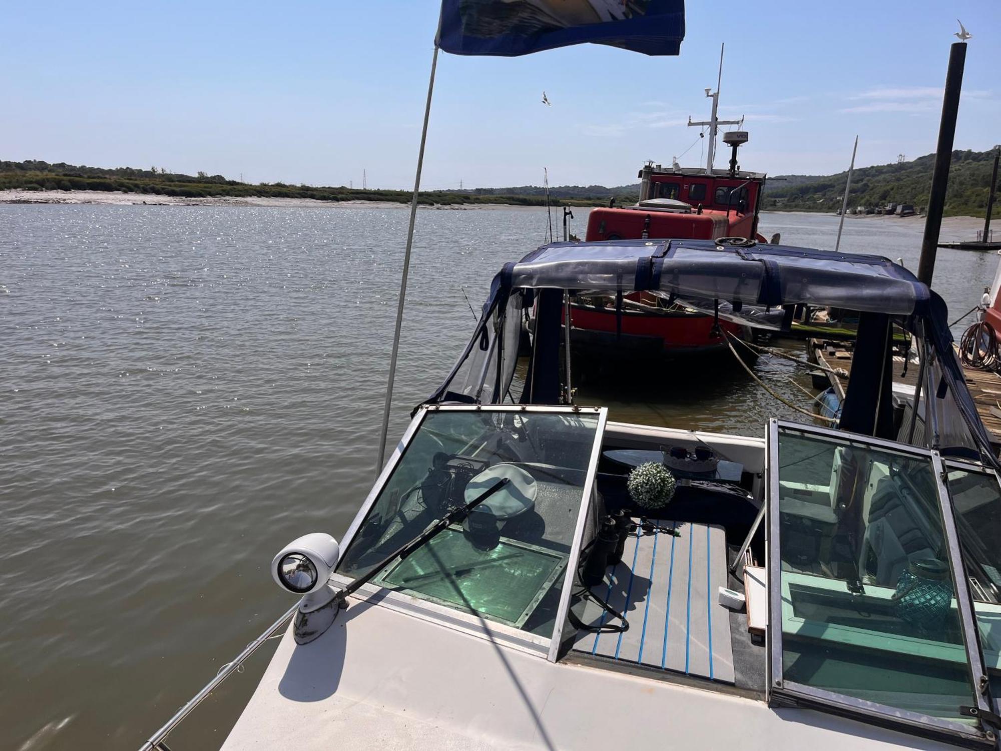 Floatsyerboat Otel Cuxton Dış mekan fotoğraf